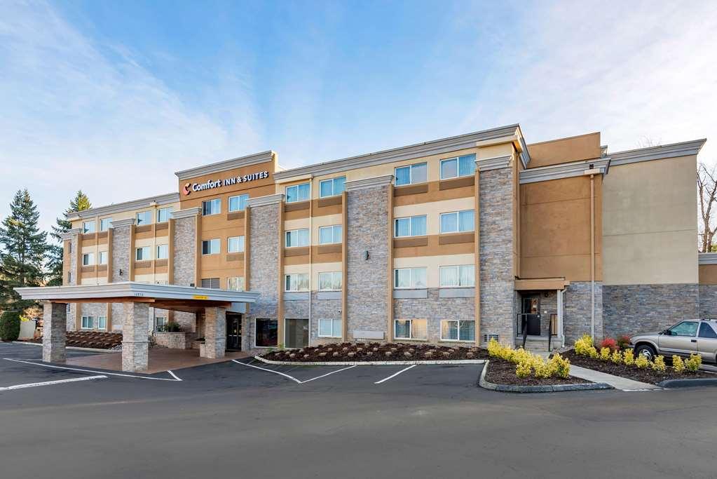 Comfort Inn & Suites Tigard Near Washington Square Экстерьер фото