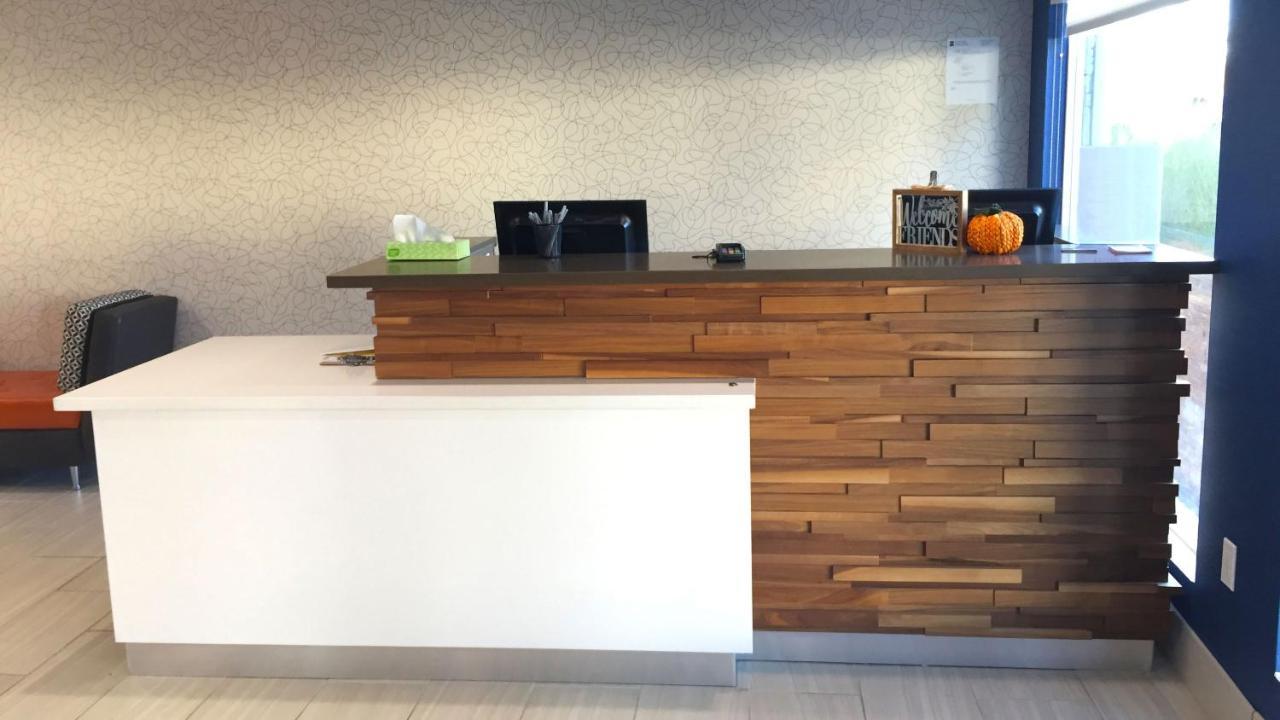 Comfort Inn & Suites Tigard Near Washington Square Экстерьер фото