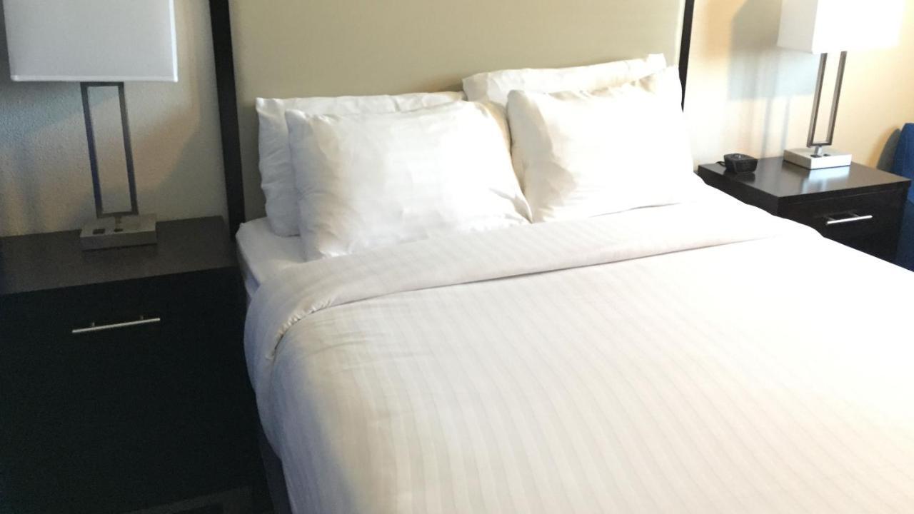 Comfort Inn & Suites Tigard Near Washington Square Экстерьер фото
