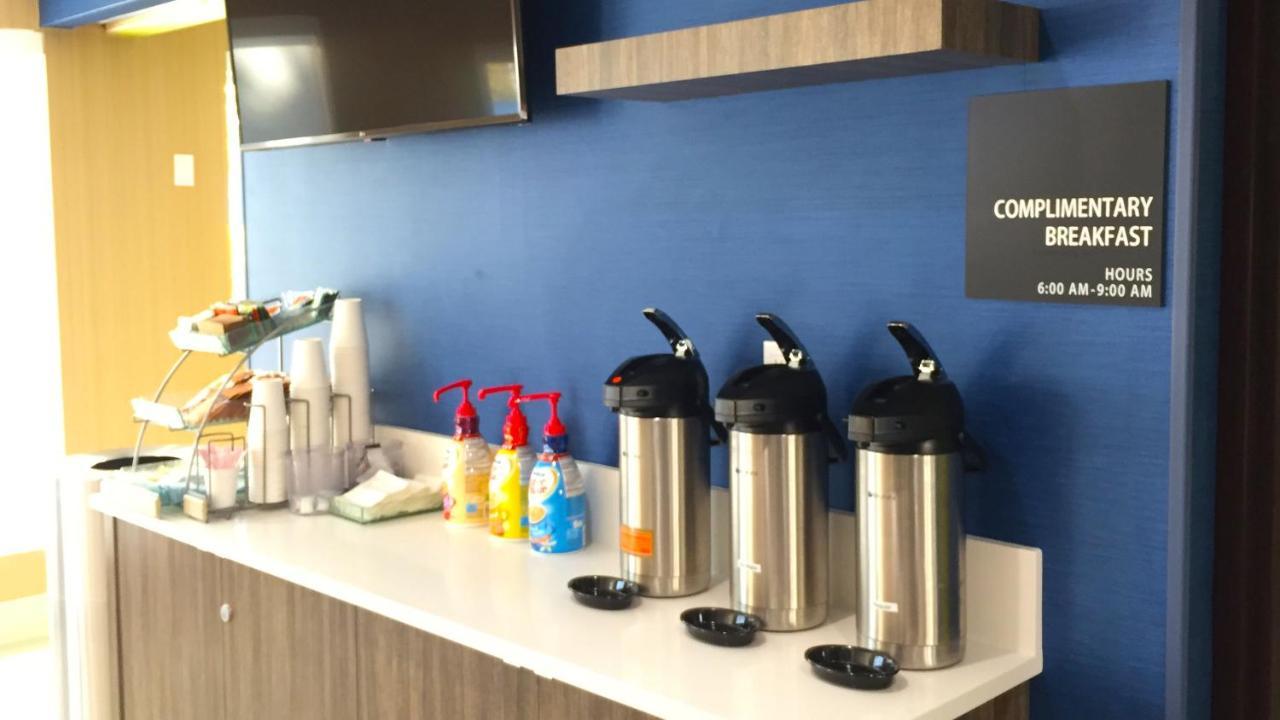 Comfort Inn & Suites Tigard Near Washington Square Экстерьер фото