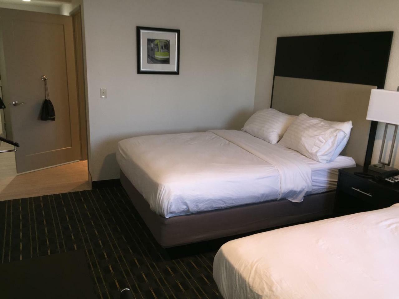 Comfort Inn & Suites Tigard Near Washington Square Экстерьер фото