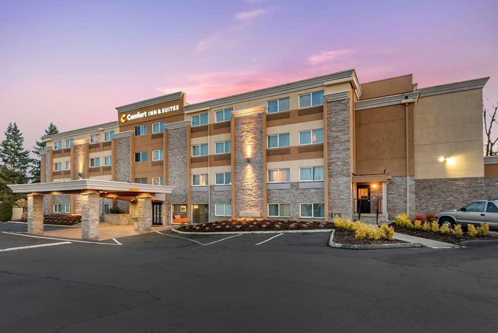 Comfort Inn & Suites Tigard Near Washington Square Удобства фото